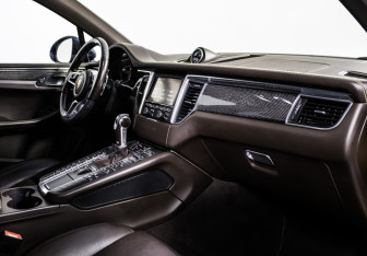 Подержанный автомобиль Porsche Macan 2015 года (9 фото)