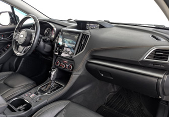Подержанный автомобиль Subaru XV 2018 года (13 фото)