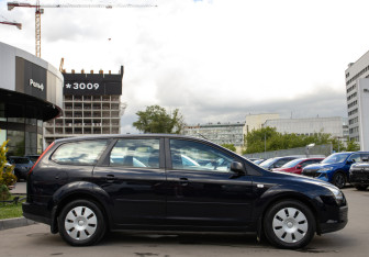 Подержанный автомобиль Ford Focus Wagon 2006 года (3 фото)