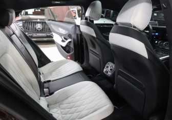 Подержанный автомобиль Mercedes-Benz AMG GT Liftback 2022 года (12 фото)