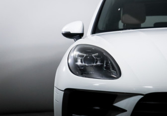 Подержанный автомобиль Porsche Macan 2019 года (17 фото)