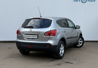 Подержанный автомобиль Nissan Qashqai 2009 года (5 фото)