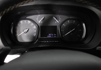 Подержанный автомобиль Peugeot Traveller 2018 года (11 фото)