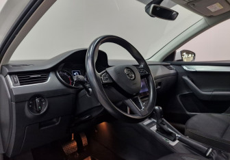 Подержанный автомобиль Skoda Octavia Liftback 2020 года (7 фото)