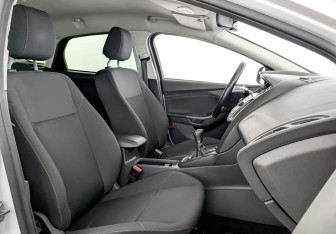 Подержанный автомобиль Ford Focus Hatchback 2018 года (23 фото)