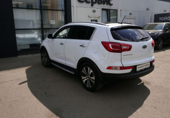 Подержанный автомобиль Kia Sportage 2011 года (7 фото)