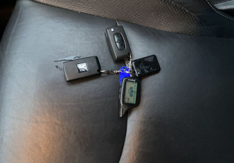 Подержанный автомобиль Peugeot 4007 2011 года (19 фото)