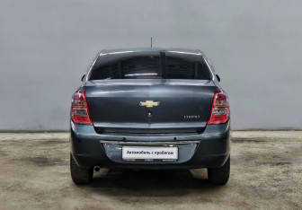 Подержанный автомобиль Chevrolet Cobalt Sedan 2020 года (6 фото)