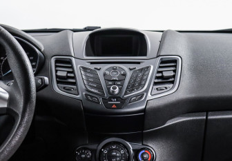 Подержанный автомобиль Ford Fiesta Hatchback 2016 года (9 фото)