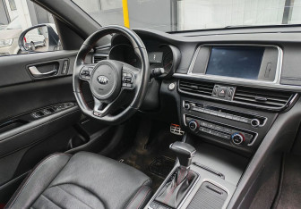 Подержанный автомобиль Kia Optima Sedan 2018 года (10 фото)