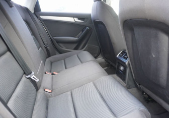 Подержанный автомобиль Audi A4 Sedan 2009 года (10 фото)