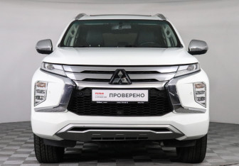 Подержанный автомобиль Mitsubishi Montero Sport 2022 года (2 фото)