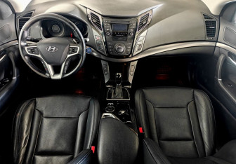 Подержанный автомобиль Hyundai i40 Sedan 2015 года (12 фото)