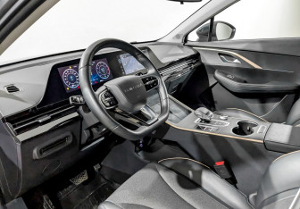 Подержанный автомобиль Omoda C5 2023 года (16 фото)