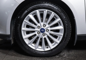 Подержанный автомобиль Ford Focus Sedan 2019 года (8 фото)