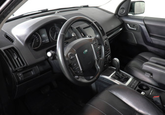 Подержанный автомобиль Land Rover Freelander 2014 года (9 фото)