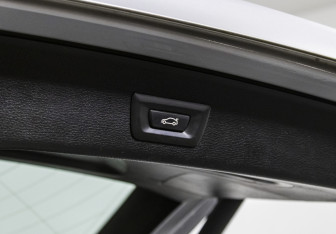 Подержанный автомобиль BMW X3 2016 года (20 фото)