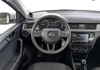 Подержанный автомобиль Skoda Rapid Liftback 2018 года (21 фото)