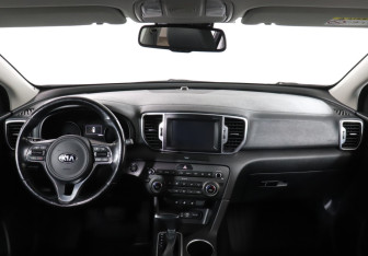 Подержанный автомобиль Kia Sportage 2016 года (12 фото)