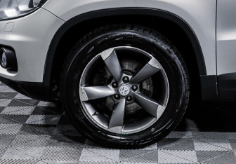 Подержанный автомобиль Volkswagen Tiguan 2014 года (15 фото)