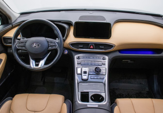 Подержанный автомобиль Hyundai Santa Fe 2022 года (13 фото)