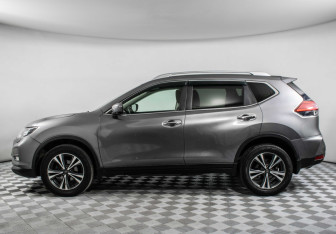Подержанный автомобиль Nissan X-Trail 2019 года (8 фото)