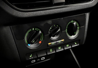 Подержанный автомобиль Skoda Rapid Liftback 2021 года (25 фото)