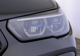 Подержанный автомобиль BMW X6 2021 года (11 фото)