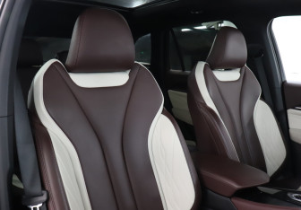 Подержанный автомобиль Geely Monjaro 2023 года (16 фото)