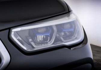 Подержанный автомобиль BMW X6 2021 года (17 фото)