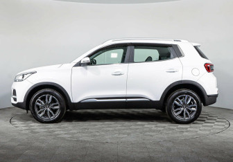 Подержанный автомобиль Chery Tiggo 4 2022 года (3 фото)