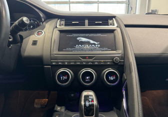 Подержанный автомобиль Jaguar E-Pace 2018 года (16 фото)