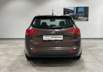 Подержанный автомобиль Kia Ceed Wagon 2012 года (6 фото)