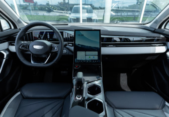 Новый Geely Atlas 2025 (7 фото)