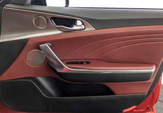 Подержанный автомобиль Kia Stinger 2022 года (25 фото)
