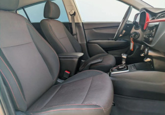Подержанный автомобиль Kia Rio Hatchback 2021 года (10 фото)