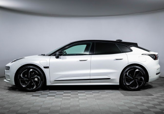 Подержанный автомобиль Zeekr 001 2023 года (8 фото)