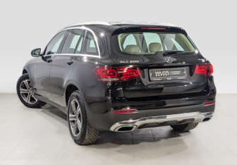 Подержанный автомобиль Mercedes-Benz GLC Coupe 2021 года (7 фото)