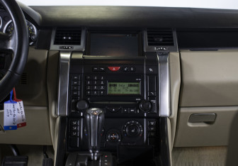 Подержанный автомобиль Land Rover Range Rover Sport 2008 года (16 фото)