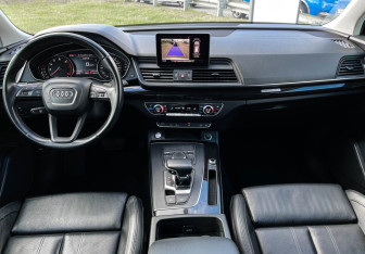Подержанный автомобиль Audi Q5 2019 года (12 фото)
