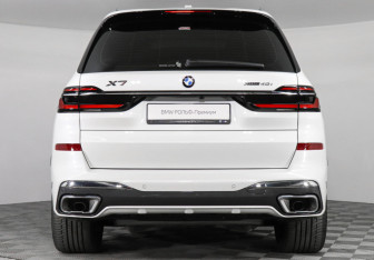 Новый BMW X7 2025 (4 фото)