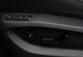 Подержанный автомобиль Volkswagen Tiguan 2025 года (18 фото)