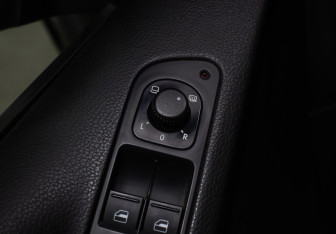 Подержанный автомобиль Volkswagen Tiguan 2012 года (20 фото)