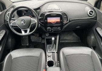 Подержанный автомобиль Renault Kaptur 2021 года (10 фото)