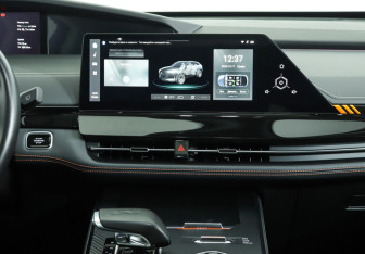 Подержанный автомобиль Changan UNI-K 2023 года (19 фото)