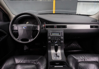 Подержанный автомобиль Volvo XC70 2008 года (14 фото)