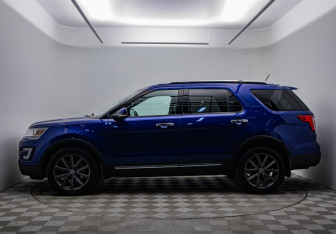 Подержанный автомобиль Ford Explorer 2017 года (8 фото)