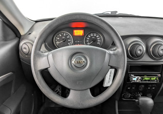 Подержанный автомобиль Nissan Almera Sedan 2013 года (21 фото)