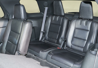 Подержанный автомобиль Ford Explorer 2013 года (24 фото)