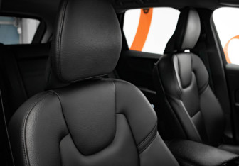 Подержанный автомобиль Volvo XC60 2021 года (27 фото)